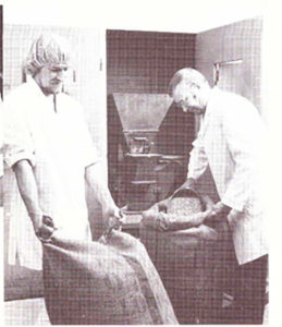 Mausteiden jauhaminen 1970-luvulla