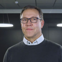 Kasvokuva myyntipäällikkö Risto Kivimäestä.